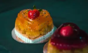 Słodkie desery z galaretką i owocami. Idealne, gdy szukasz czegoś, czym zastąpić cytrynę, by nadać deserom lekko owocowy smak.