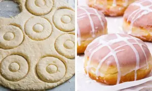 Wycinanie kółek z ciasta na pączki z piekarnika. Obok gotowe, lukrowane pączki.